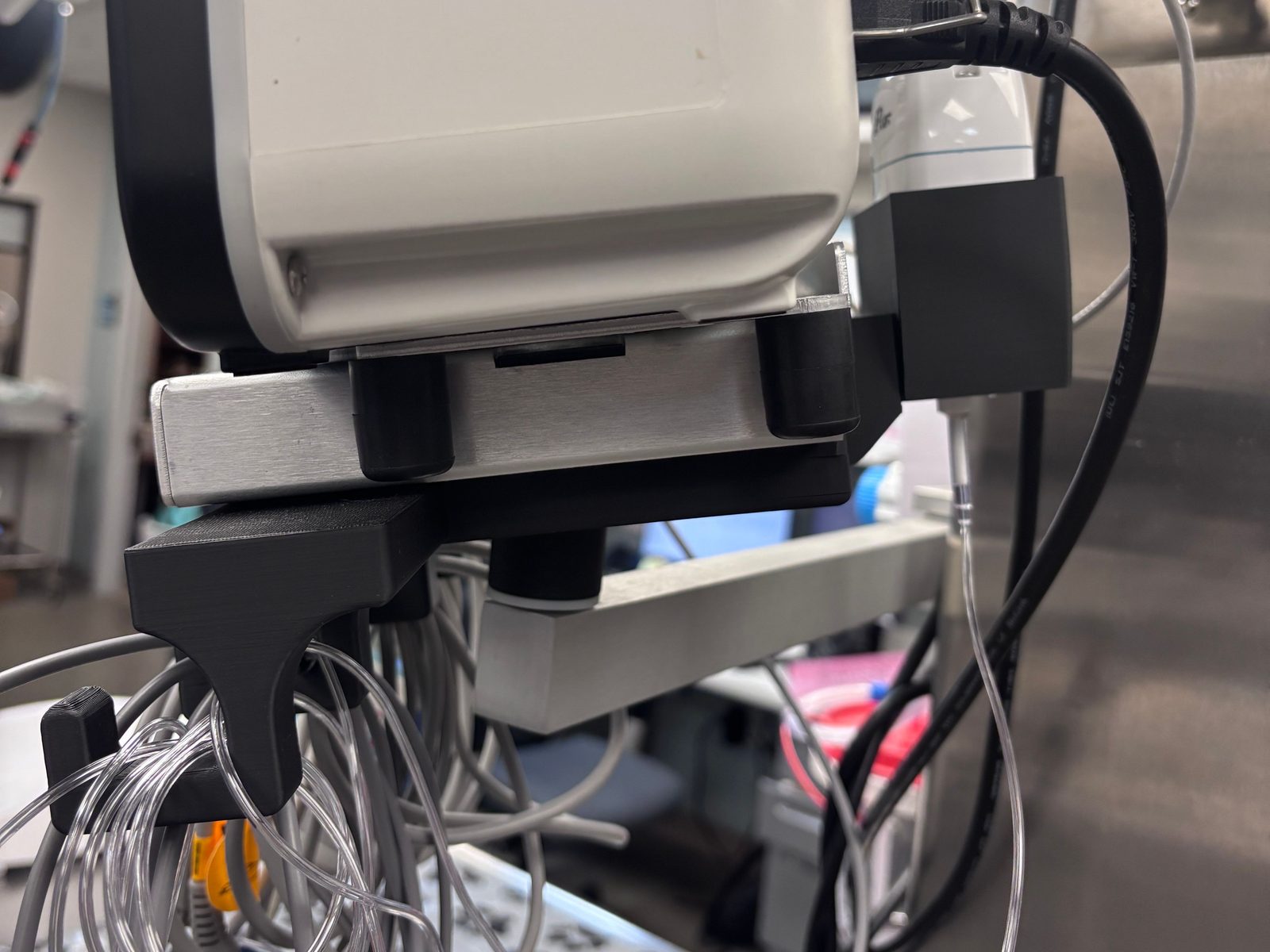 Patient Monitor Cable Hook Attachment with CO2 Sensor Mount (4-Hook Cord Organizer) gallery view